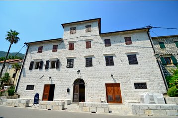 Montenegro Privát Prčanj, Exterior